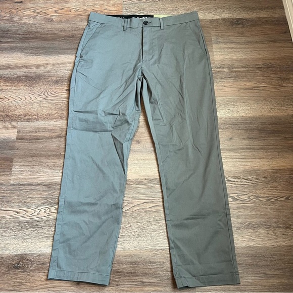 Goodfellow & Co Other - Goodfellow Men's Gray Slim Tech Chino Pants